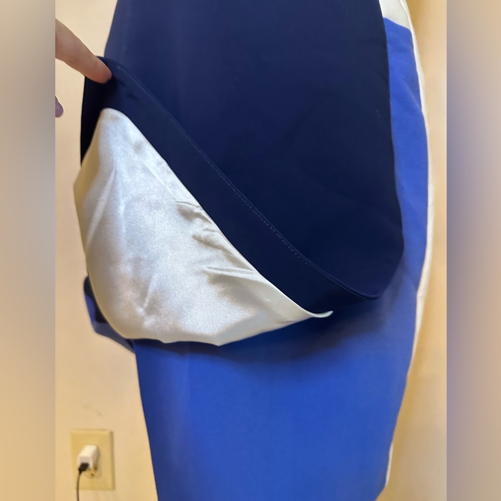 Fully lined Dress - Picture 9 of 9